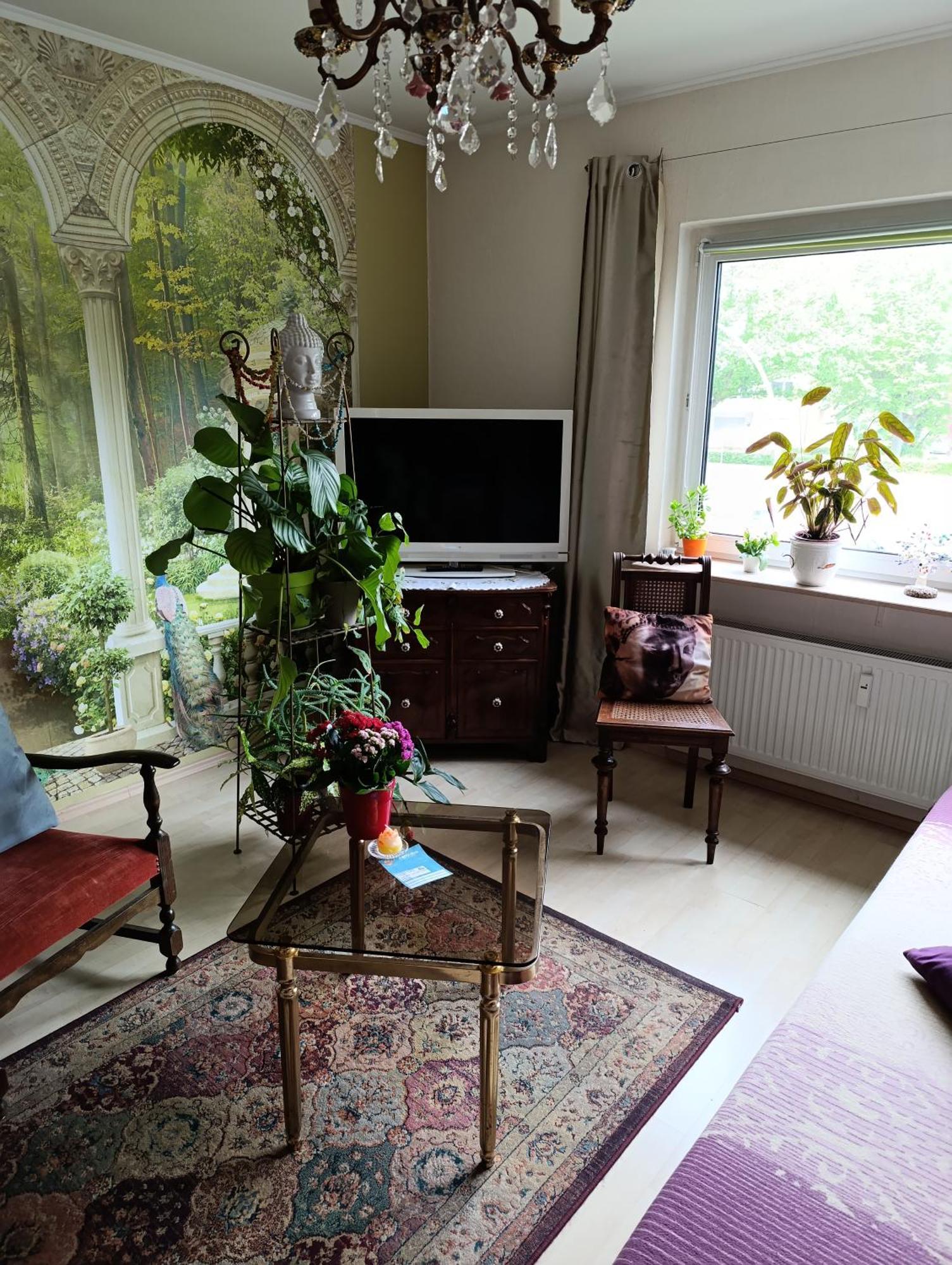 Weltoffenes Privates Gaestezimmer Bei Lgbtq Freundlichen Gastgeber Der Mit In Der Wohnung Lebt Berlin Exteriör bild
